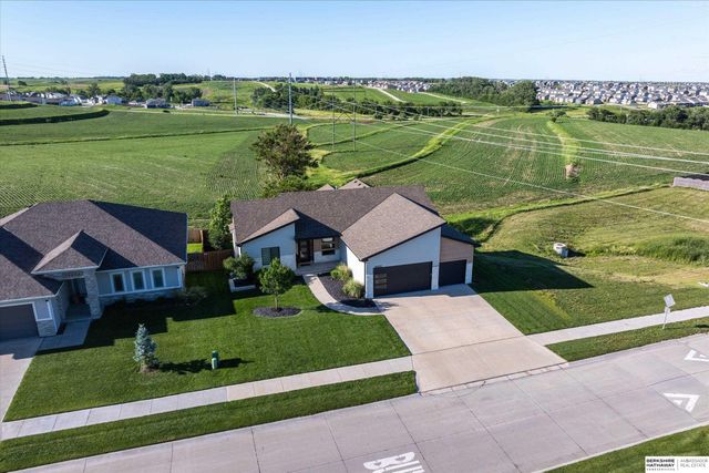 18620 Grand Avenue, Elkhorn, NE 68022