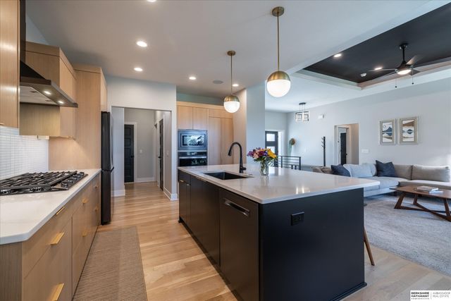 18620 Grand Avenue, Elkhorn, NE 68022
