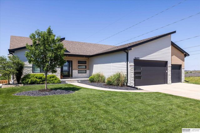18620 Grand Avenue, Elkhorn, NE 68022