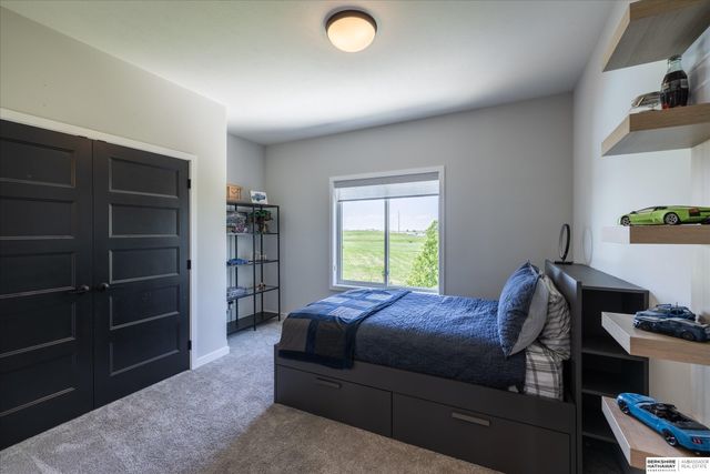 18620 Grand Avenue, Elkhorn, NE 68022