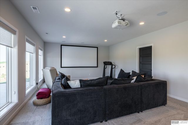 18620 Grand Avenue, Elkhorn, NE 68022