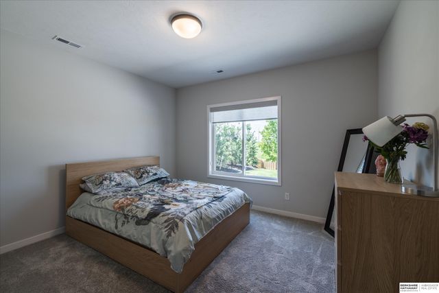 18620 Grand Avenue, Elkhorn, NE 68022