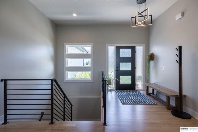 18620 Grand Avenue, Elkhorn, NE 68022