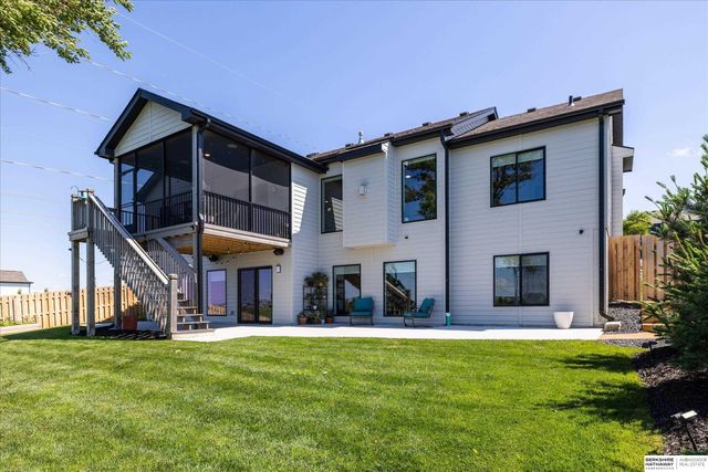 18620 Grand Avenue, Elkhorn, NE 68022