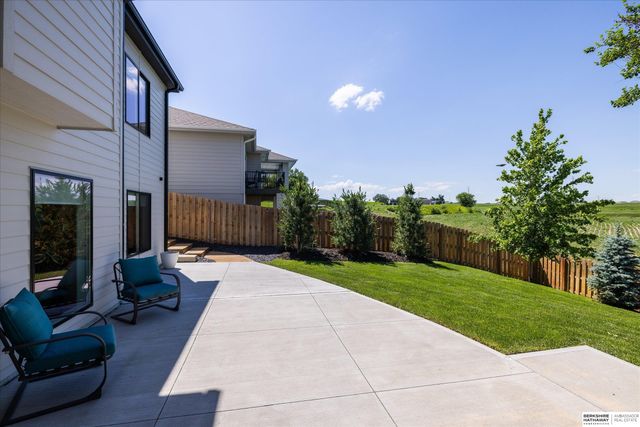 18620 Grand Avenue, Elkhorn, NE 68022