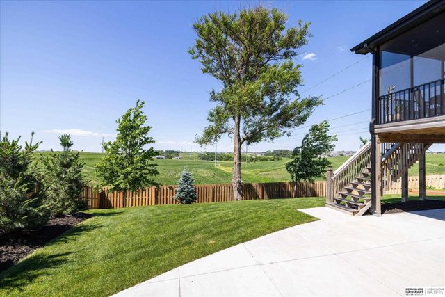 18620 Grand Avenue, Elkhorn, NE 68022