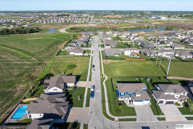18620 Grand Avenue, Elkhorn, NE 68022