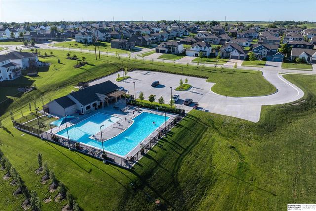 18620 Grand Avenue, Elkhorn, NE 68022