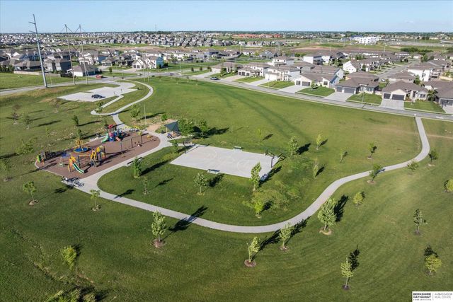 18620 Grand Avenue, Elkhorn, NE 68022