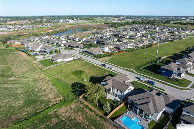 18620 Grand Avenue, Elkhorn, NE 68022