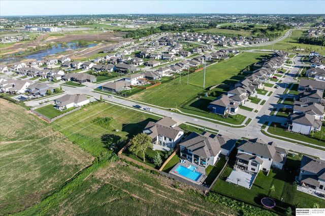 18620 Grand Avenue, Elkhorn, NE 68022