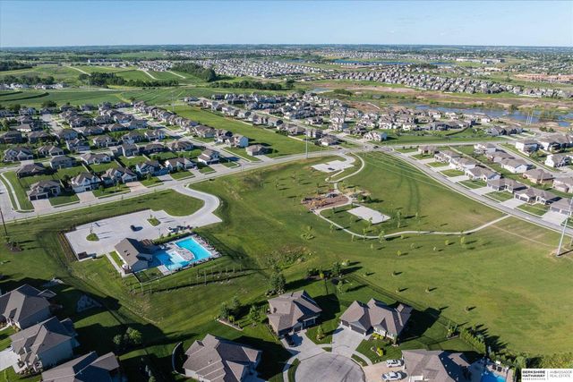 18620 Grand Avenue, Elkhorn, NE 68022