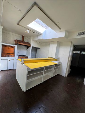 1934 Kessler Parkway, Dallas, TX 75208