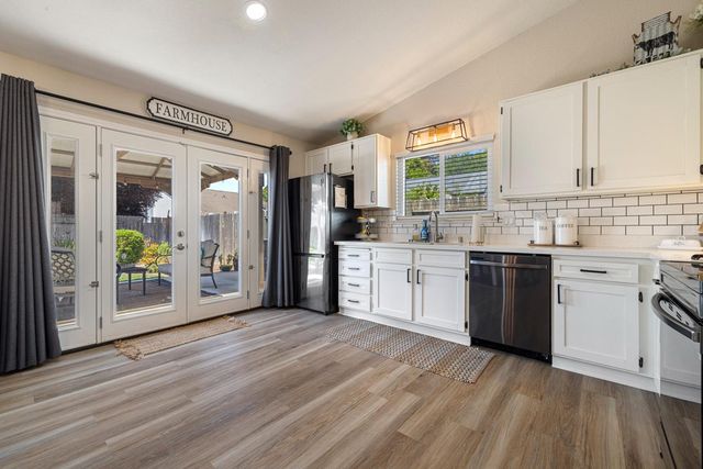 9280 Emerald Crest Dr, Elk Grove, CA 95624