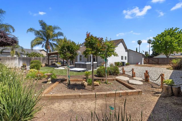 9280 Emerald Crest Dr, Elk Grove, CA 95624