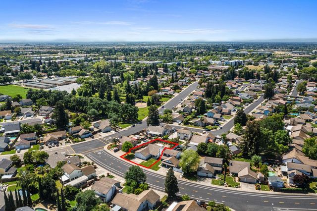 9280 Emerald Crest Dr, Elk Grove, CA 95624