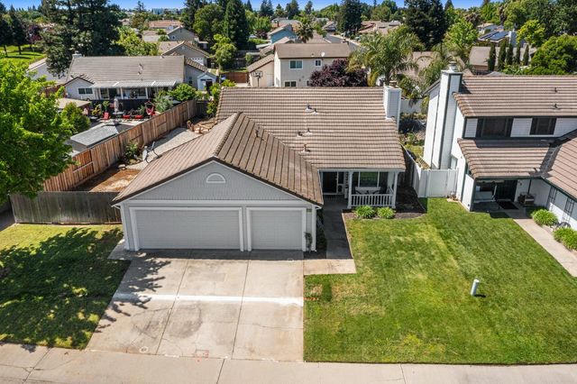 9280 Emerald Crest Dr, Elk Grove, CA 95624