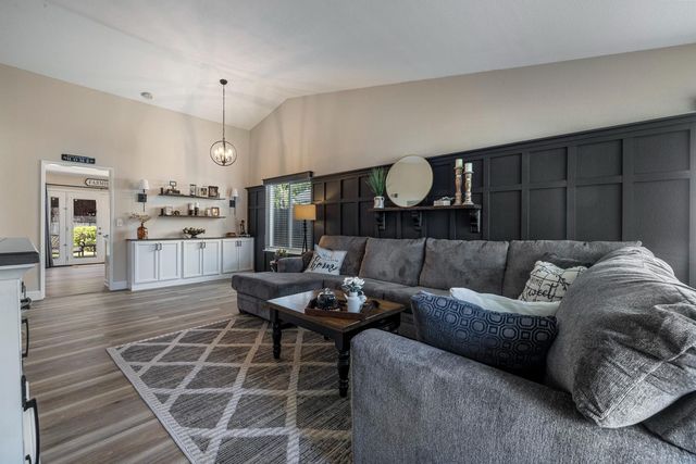 9280 Emerald Crest Dr, Elk Grove, CA 95624