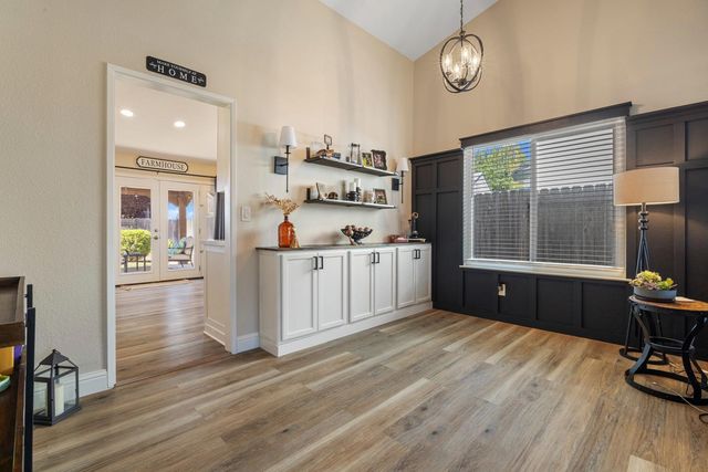 9280 Emerald Crest Dr, Elk Grove, CA 95624