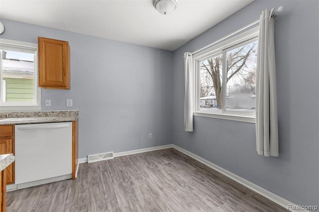 4421 Edgewood Street, Dearborn Heights, MI 48125