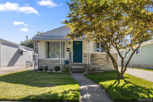 4421 Edgewood Street, Dearborn Heights, MI 48125
