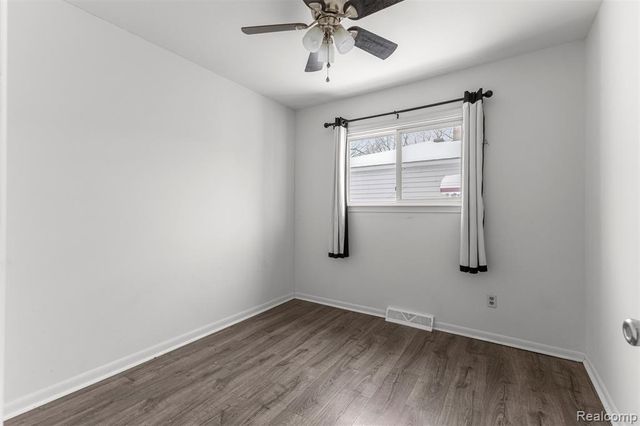 4421 Edgewood Street, Dearborn Heights, MI 48125