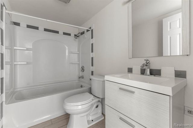 4421 Edgewood Street, Dearborn Heights, MI 48125