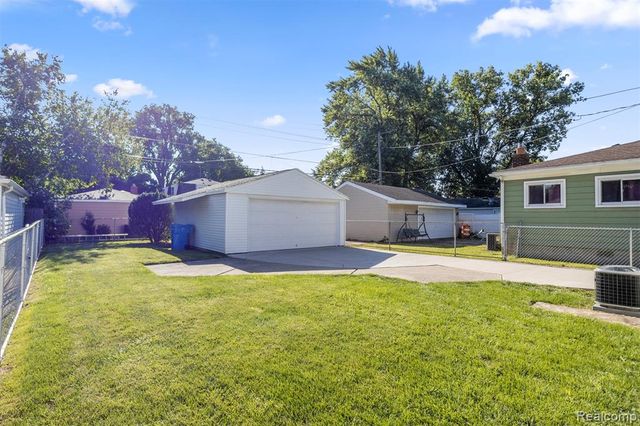 4421 Edgewood Street, Dearborn Heights, MI 48125