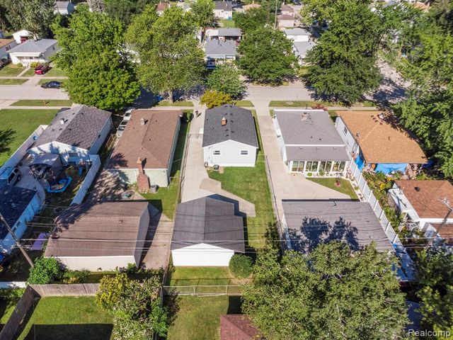 4421 Edgewood Street, Dearborn Heights, MI 48125