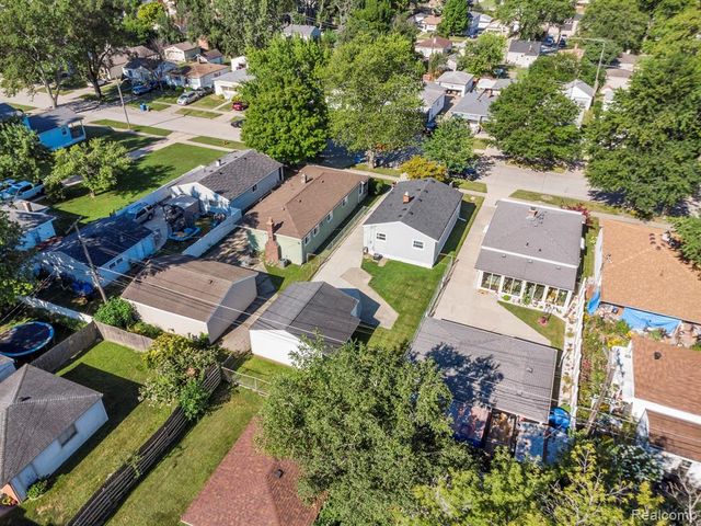 4421 Edgewood Street, Dearborn Heights, MI 48125