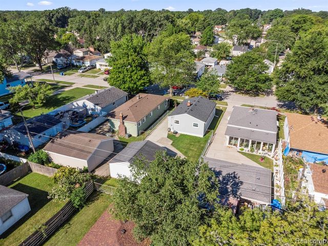 4421 Edgewood Street, Dearborn Heights, MI 48125