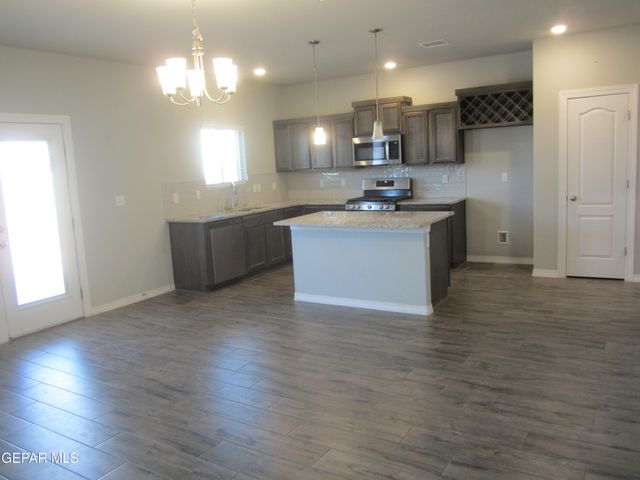 12253 Desert Cliff Court, El Paso, TX 79938