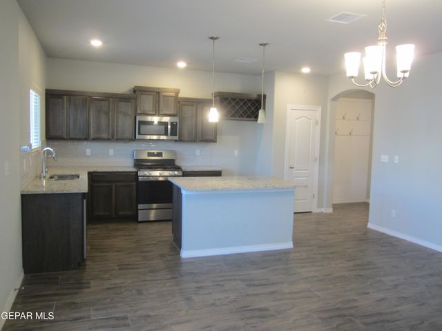 12253 Desert Cliff Court, El Paso, TX 79938