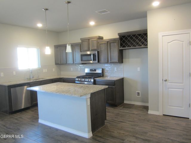 12253 Desert Cliff Court, El Paso, TX 79938