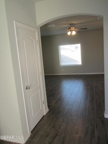 12253 Desert Cliff Court, El Paso, TX 79938