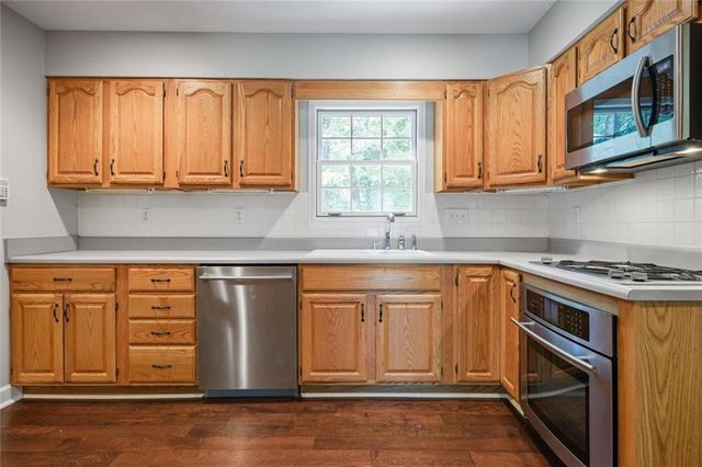 525 Cranberry Place, Roswell, GA 30076