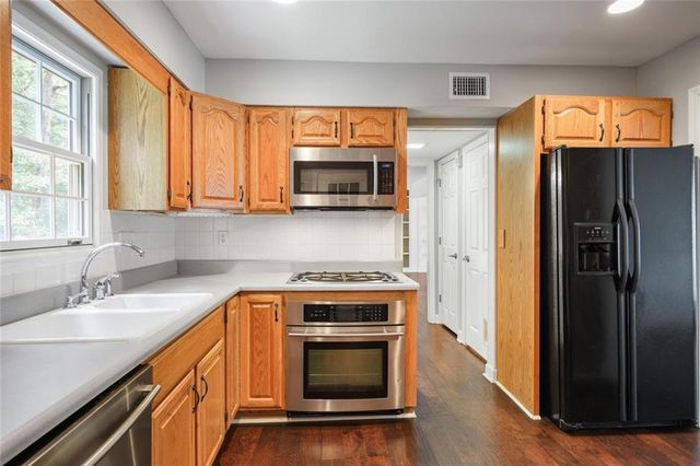 525 Cranberry Place, Roswell, GA 30076