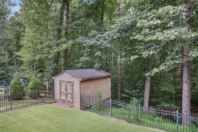 525 Cranberry Place, Roswell, GA 30076