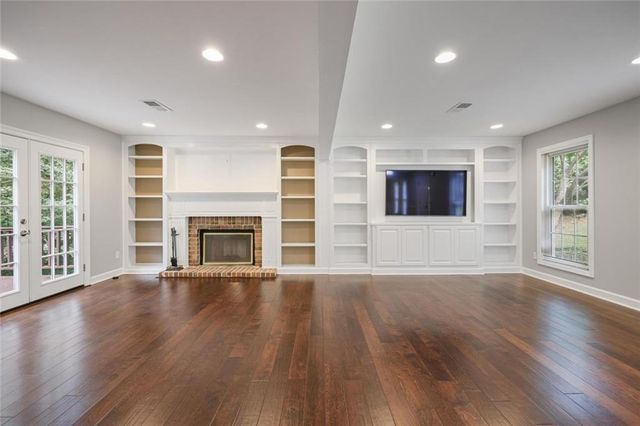 525 Cranberry Place, Roswell, GA 30076