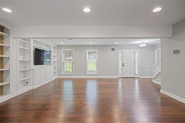 525 Cranberry Place, Roswell, GA 30076