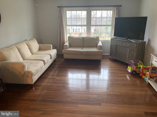 7004 FITZPATRICK DR, Laurel, MD 20707