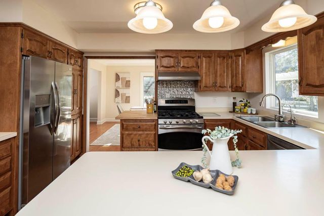 5600 W 70th Street, Edina, MN 55439