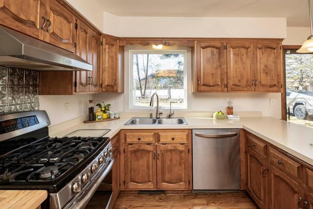 5600 W 70th Street, Edina, MN 55439