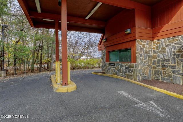 9 Wrangle Brook Road, Toms River, NJ 08755