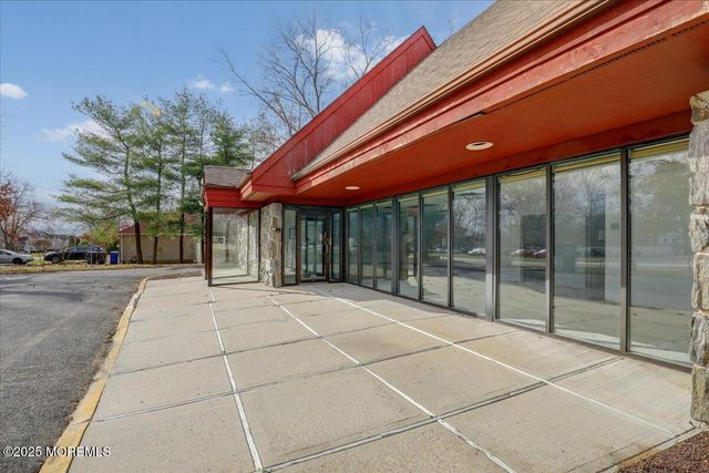 9 Wrangle Brook Road, Toms River, NJ 08755