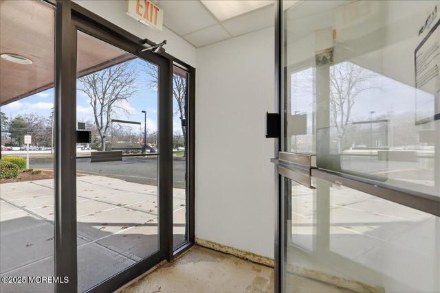 9 Wrangle Brook Road, Toms River, NJ 08755