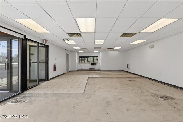 9 Wrangle Brook Road, Toms River, NJ 08755