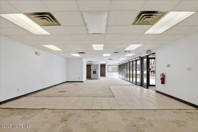 9 Wrangle Brook Road, Toms River, NJ 08755