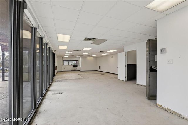 9 Wrangle Brook Road, Toms River, NJ 08755