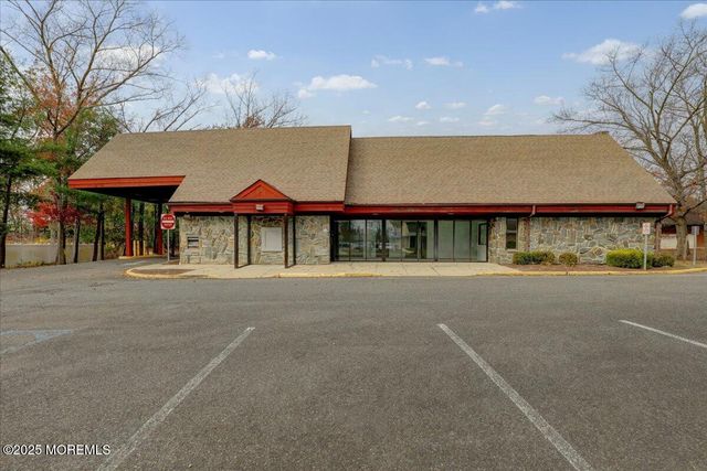 9 Wrangle Brook Road, Toms River, NJ 08755